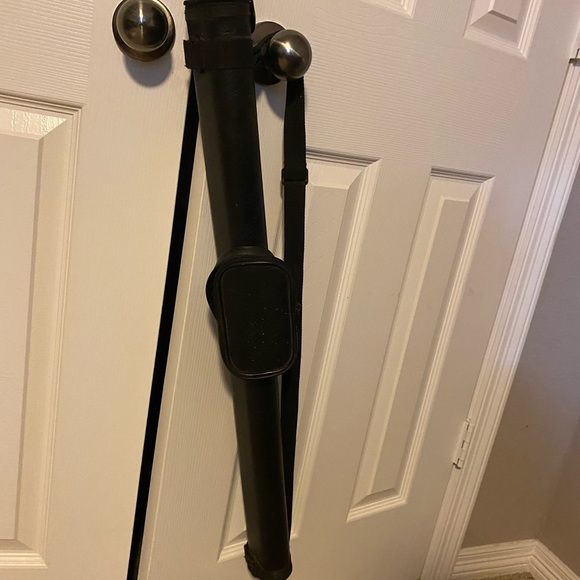 2 “unidentified” pool cue stick carrying cases. - Picture 4 of 6